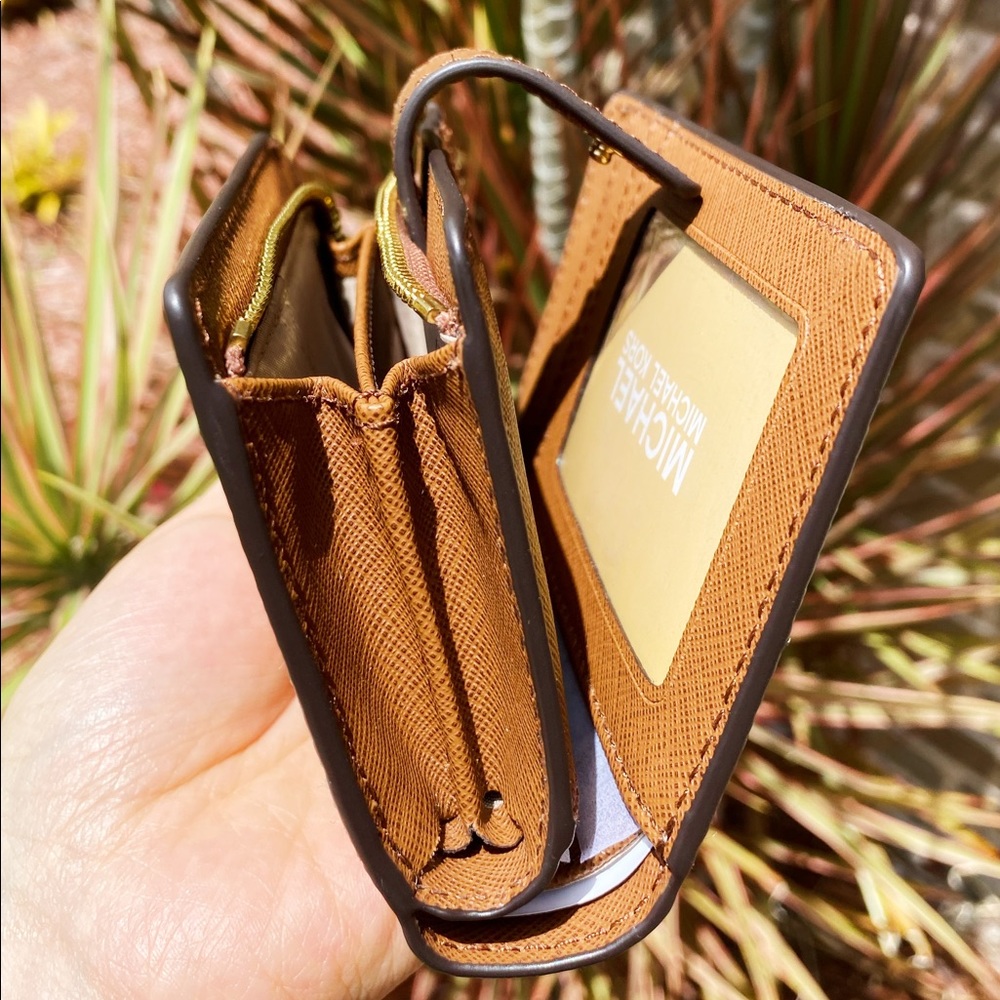 Michael Kors Bifold Wallet MK Coin Pouch Vanilla - Picture 8 of 8